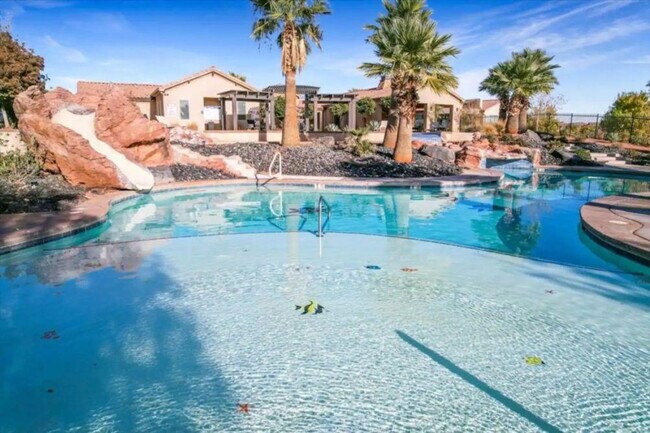 Building Photo - 3800 Paradise Vlg Dr