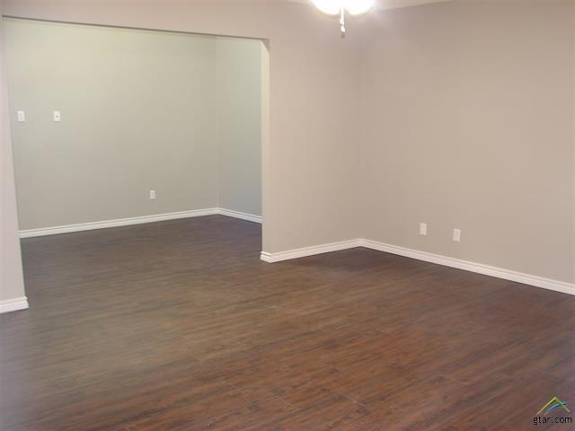 Building Photo - 423 Top Hill Dr