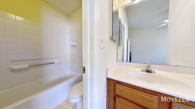 Building Photo - 3017 Summercroft Ln