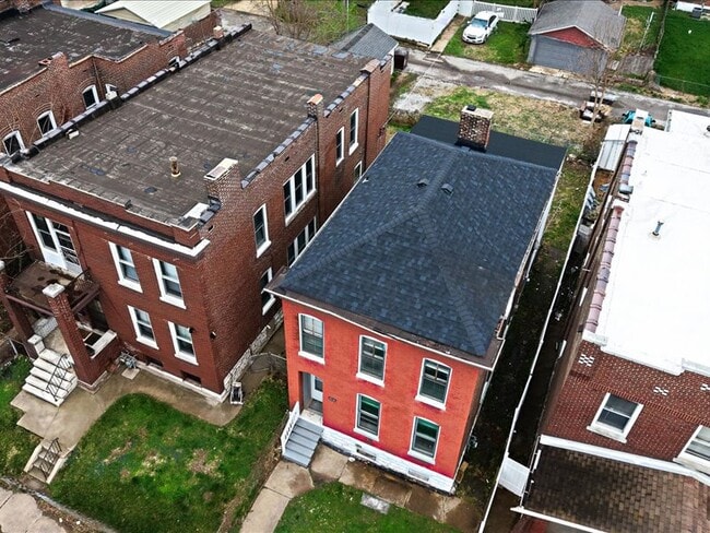 Building Photo - 6730 Vermont Ave