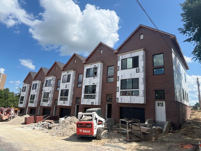Building Photo - 4BR 3bath Townhome NEW CONSTRUCTION midtown