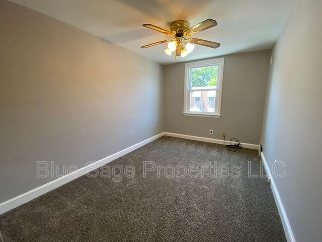 Building Photo - 227 Pine St