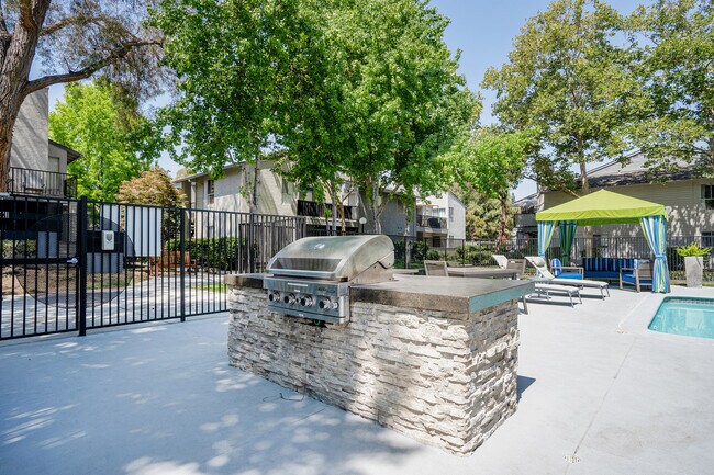 Building Photo - 932 Willowleaf Dr