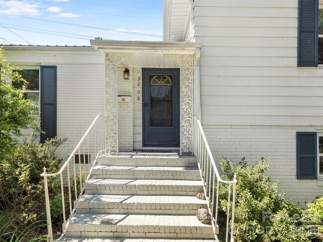 Building Photo - 5208 Furman Pl