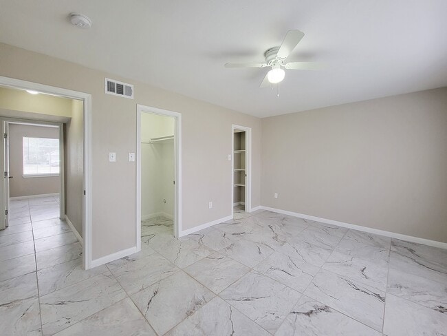 Building Photo - 3206 Lobit Dr