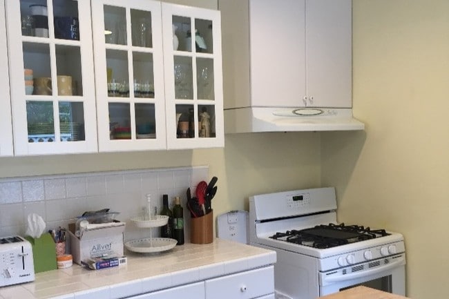 Kitchen - 2457 Ashland Ave