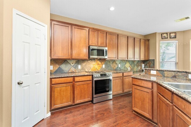 Building Photo - 3118 Legends Mist Dr
