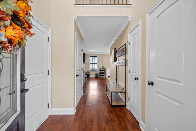 Building Photo - 667 Fox Hound Dr