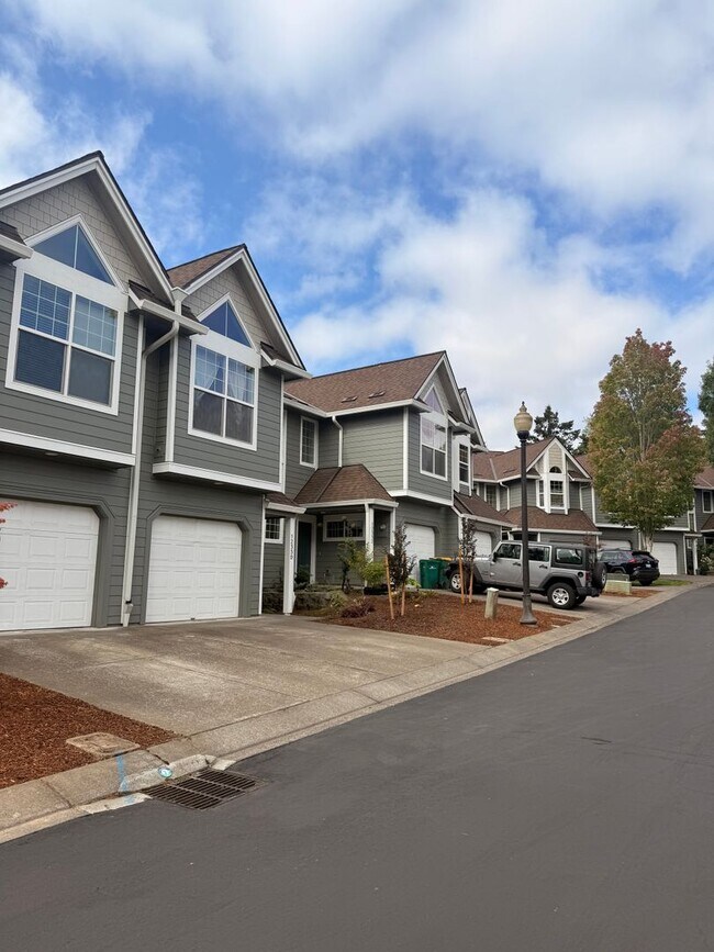 Building Photo - 12330 SW Meader Way