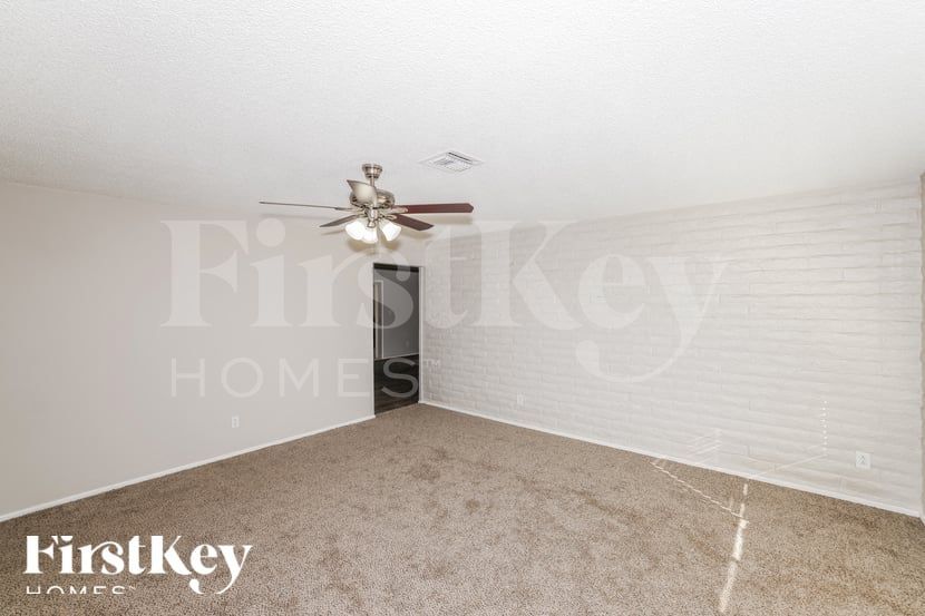 Building Photo - 7646 N 37th Ave