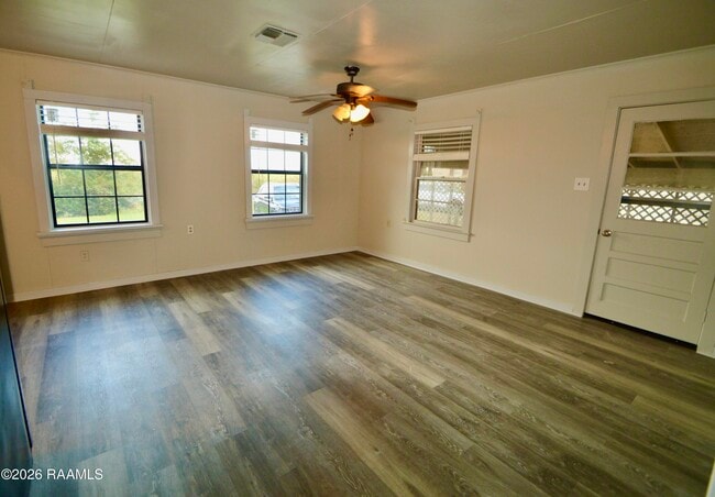 Building Photo - 2114 S Ave F