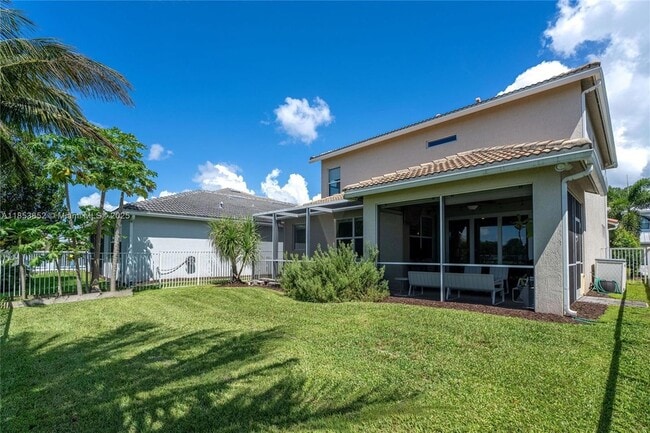 Building Photo - 4658 Greenway Dr
