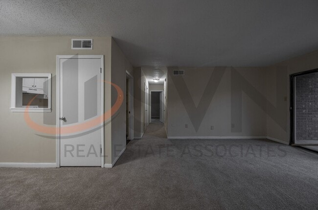 Building Photo - 500 Umstead Dr