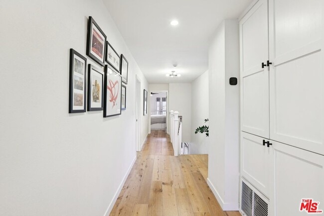 Building Photo - 665 Washington Blvd