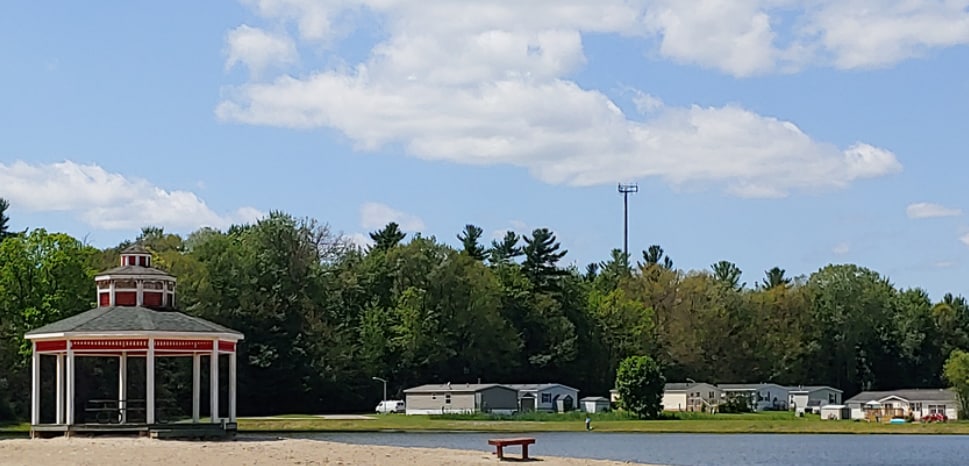 Building Photo - 410 Deerfield Ln