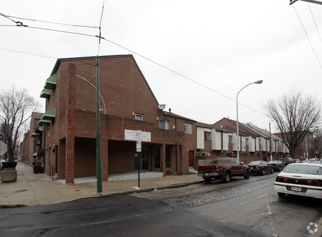 Primary Photo - Lipscomb Square