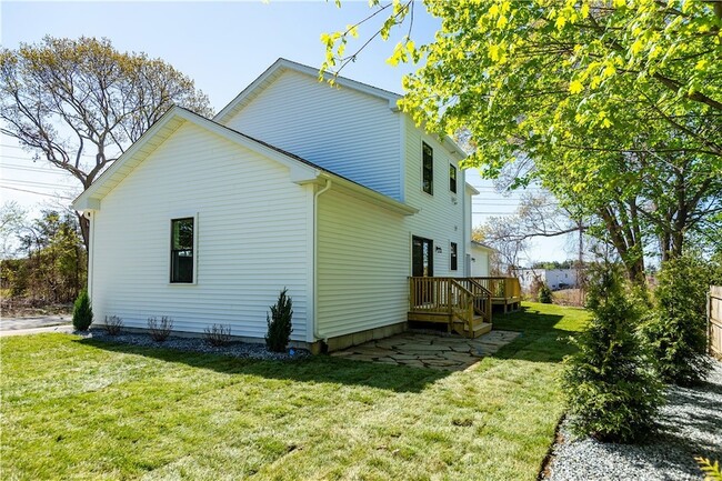 Building Photo - 81 Cadora Ave