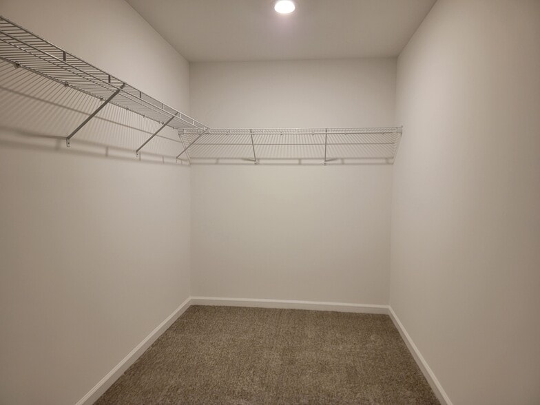 Building Photo - 146 Robert Cir