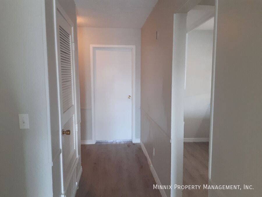 Building Photo - 1606 Yonkers St