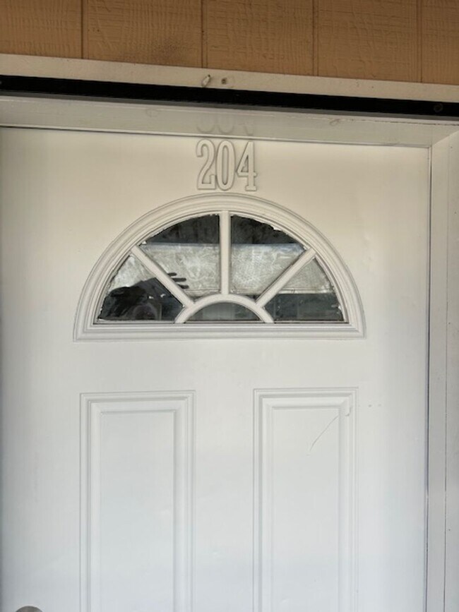 Building Photo - 200 S Doran