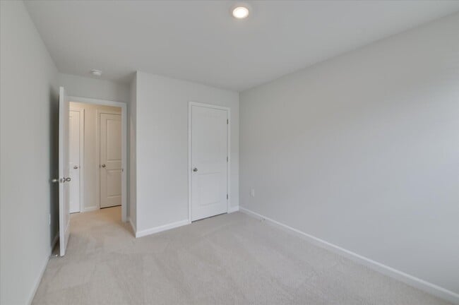 Building Photo - 809 Grovebury Ct