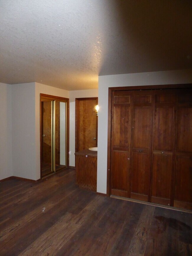Building Photo - 61591 SE Orion Dr