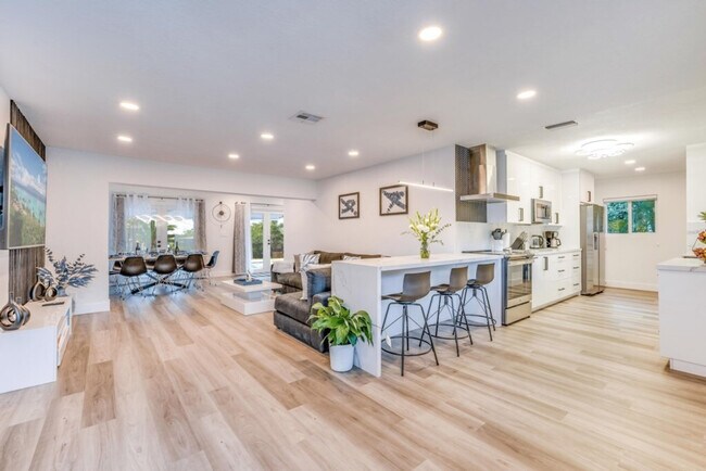 Primary Photo - 834 SW 14th Ct