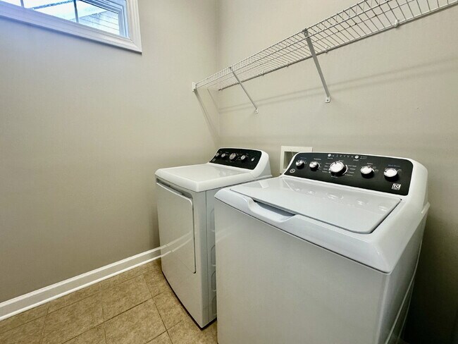 Building Photo - Spacious Four-Bedroom Home with a Bonus Room in Lawton Station!