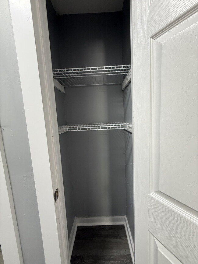 Building Photo - 1/2 off one month!!!  Call for details, Section 8!!! Charming 2-Bed Sanctuary in Huntsville – Coz...