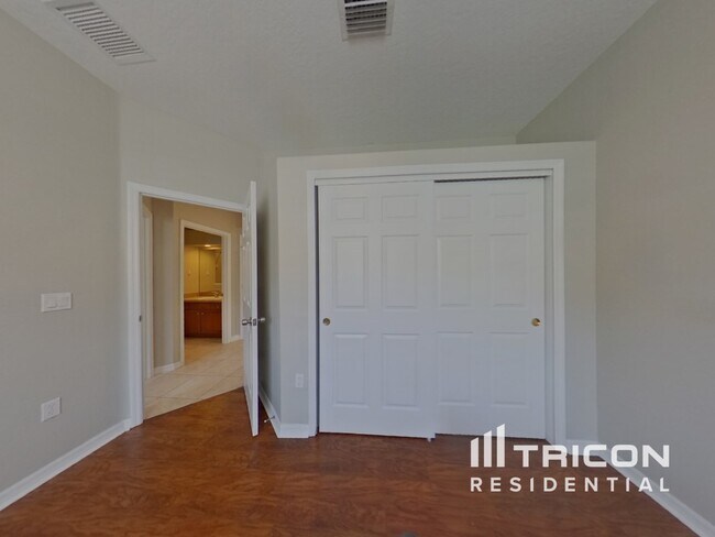 Building Photo - 33246 Irongate Dr