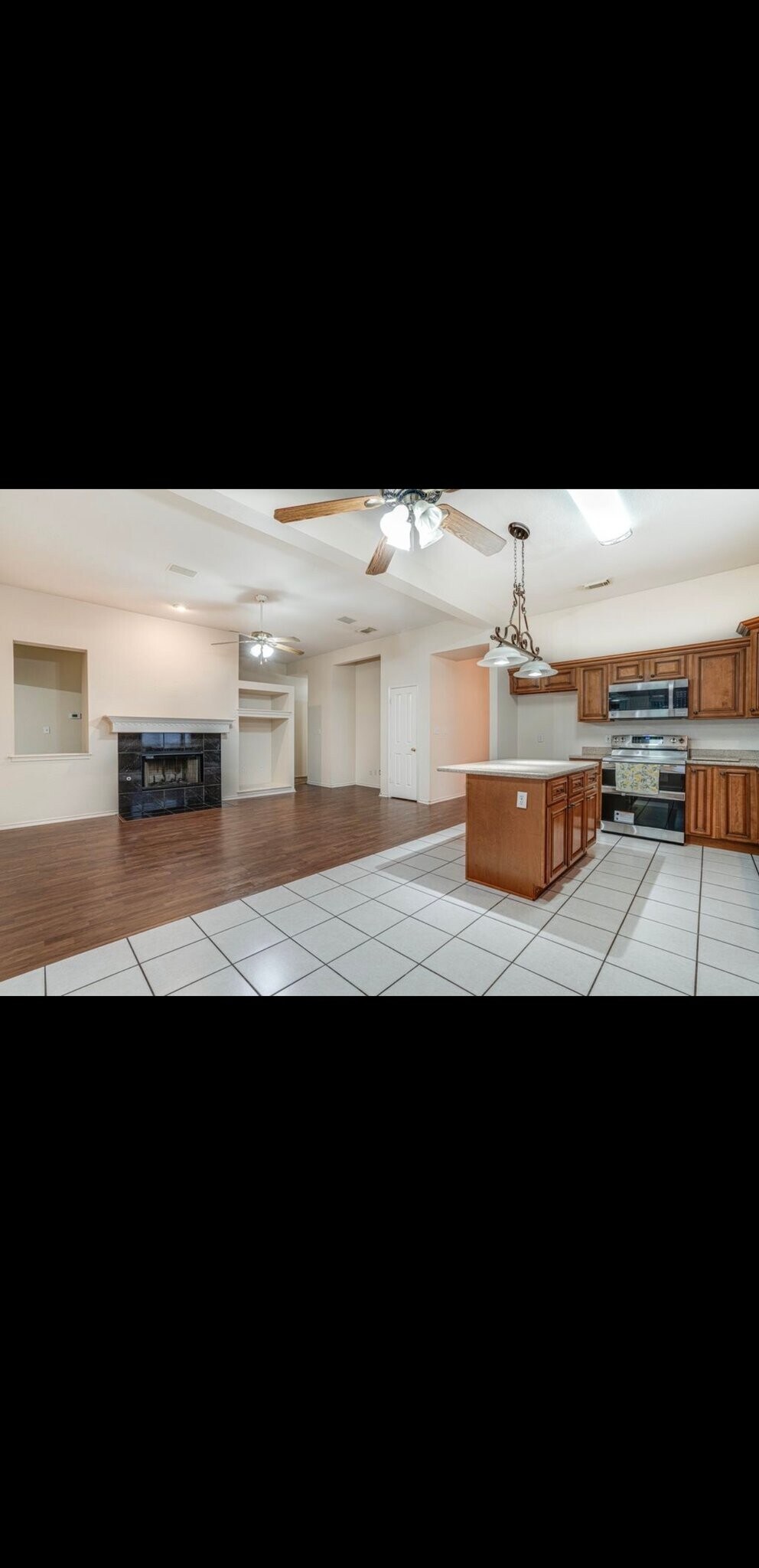 Building Photo - 3035 Fall Crest Dr