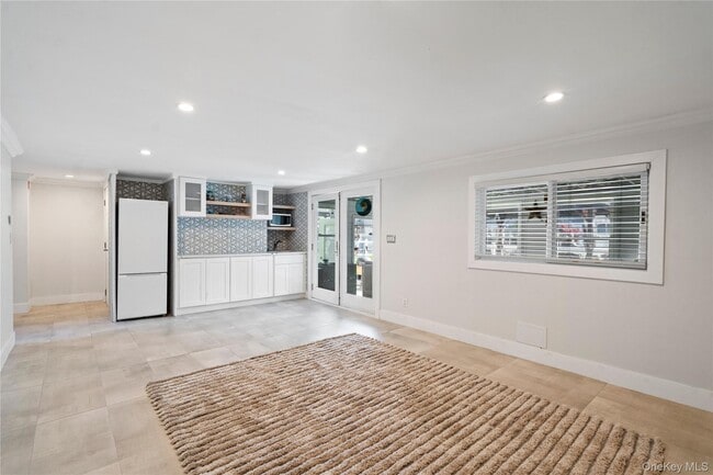 Building Photo - 539 Nassau Ave