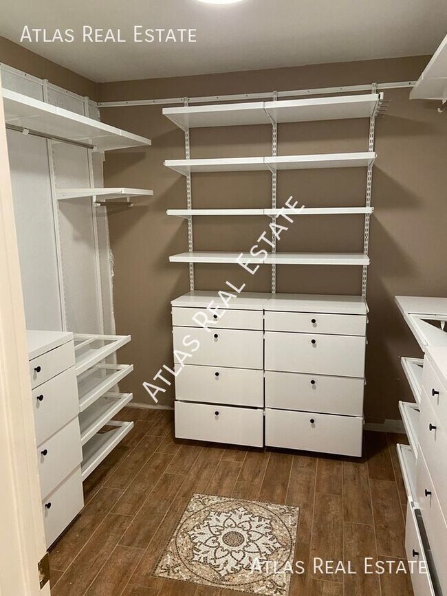 Building Photo - 2363 W Hemlock Court