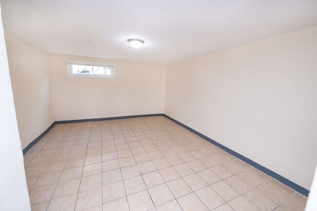 Building Photo - 5448 Encina Dr