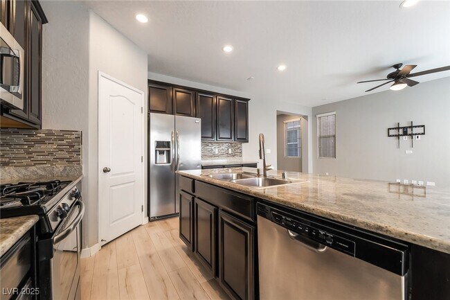 Building Photo - 4742 San Marcello St