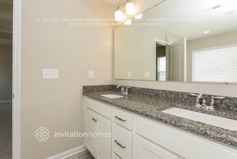 Building Photo - 5730 Verrazano Dr