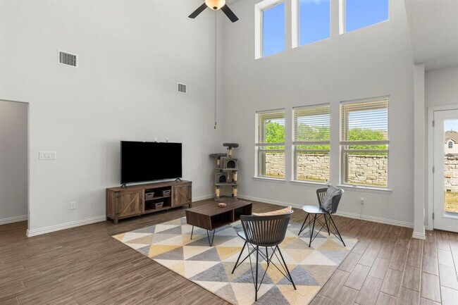 Building Photo - 705 Coyote Crk Wy