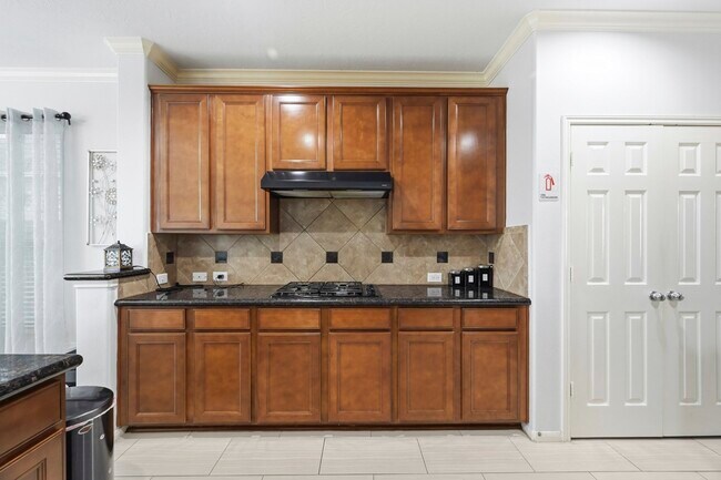 Building Photo - 14403 Lakepointe Bend Ln