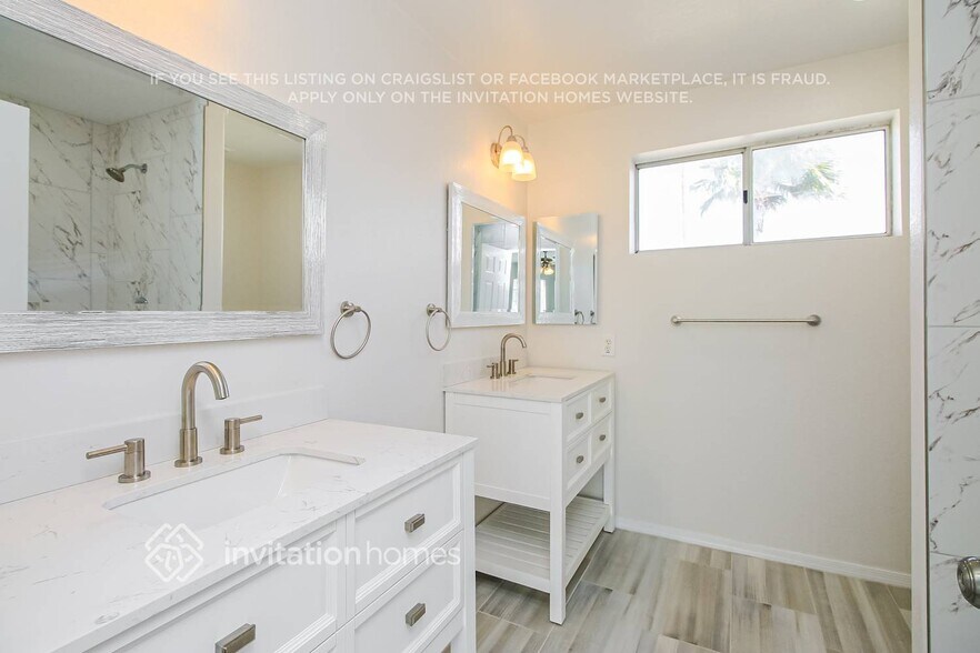 Building Photo - 5180 W Saragosa St
