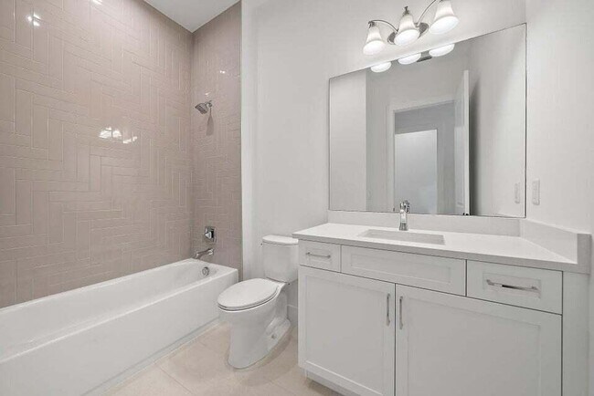 Building Photo - 13613 Le Christine Dr