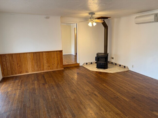 Building Photo - Charming 1-bedroom, 1-bath apartment in the Santa Clara area!