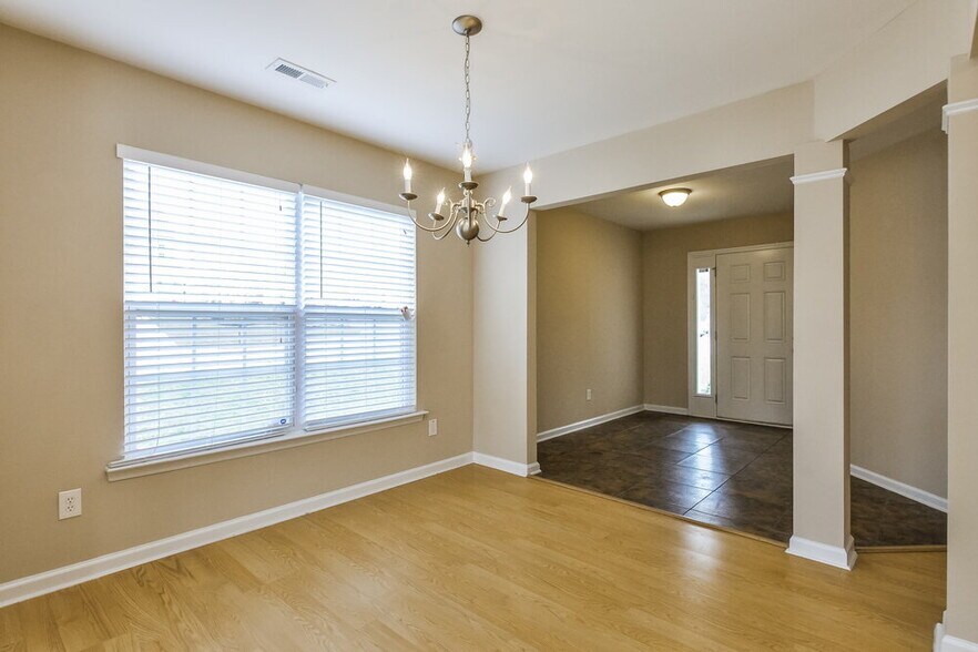 Building Photo - 820 Willow Bay Dr