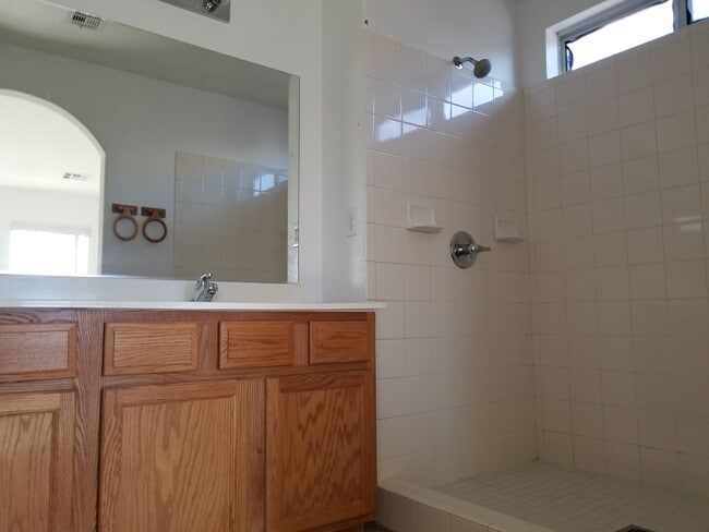 Building Photo - 5063 El Castano Ave