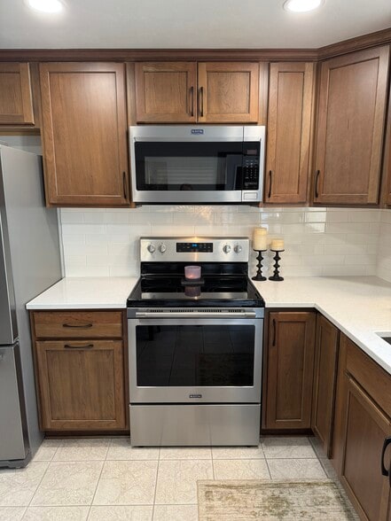 Building Photo - 2955 Jauquet Dr