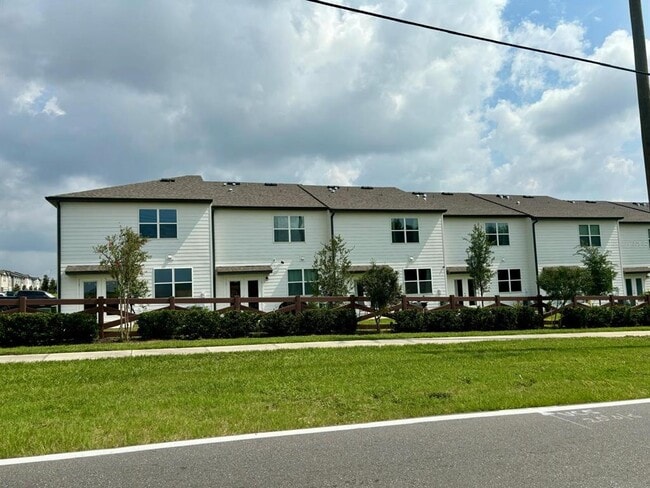 Building Photo - 177 Mandovi St