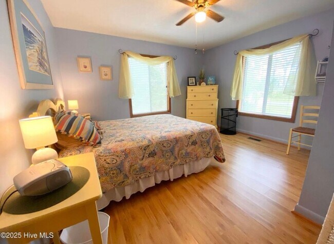 Building Photo - ***MOVE-IN SPECIAL*** $500 OFF OF YOUR FIRST MONTH'S RENT AND APPLICATION FEES WAIVED UPON APPROV...