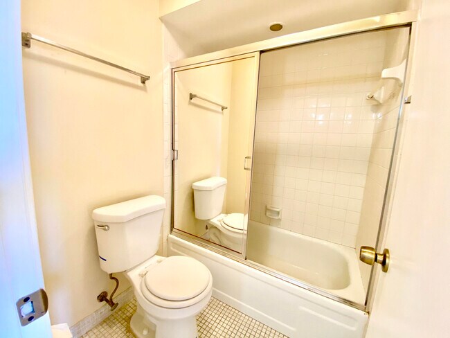 Building Photo - 2828 Casita Way