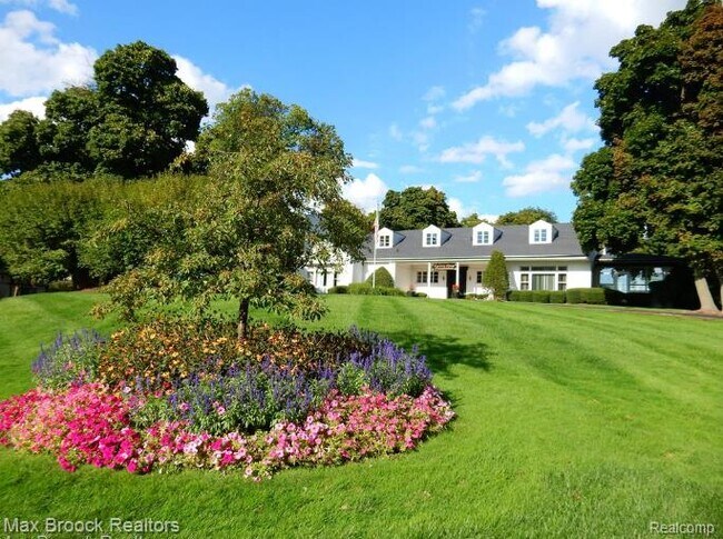 Building Photo - 42160 Woodward Ave