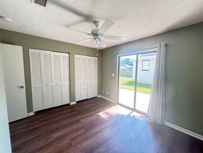 Building Photo - PET-FRIENDLY, THREE-BEDROOM IN SURFSIDE BEACH'S CAROPINES COMMUNITY IS AVAILABLE NOW!