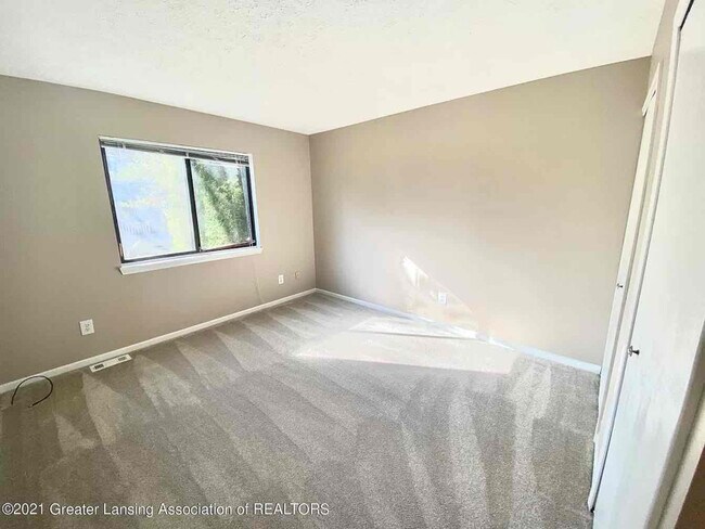 Building Photo - 2052 Blue Lac Dr